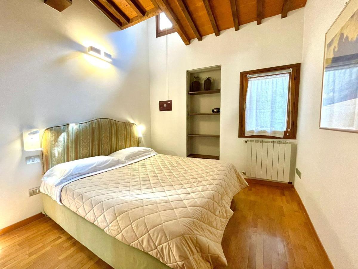 Charming Apartment In The Very Heart Of Флоренция Экстерьер фото
